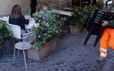Tavolino selvaggio, la sentenza: dehors anche sui parcheggi