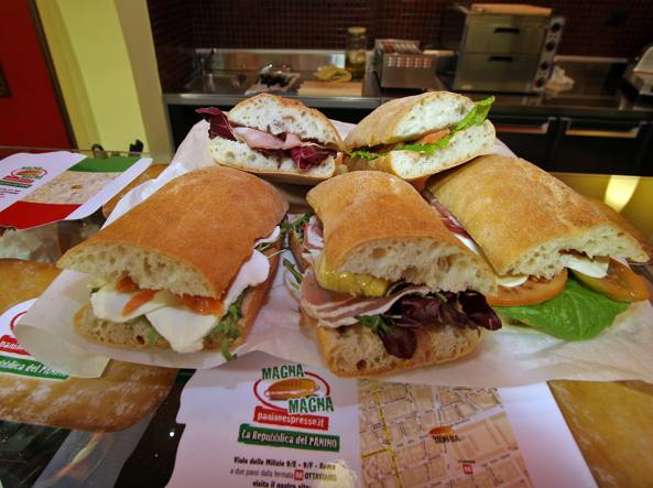 Paninoteche e pizzerie tavoli come nei ristoranti: ok del Consiglio di stato