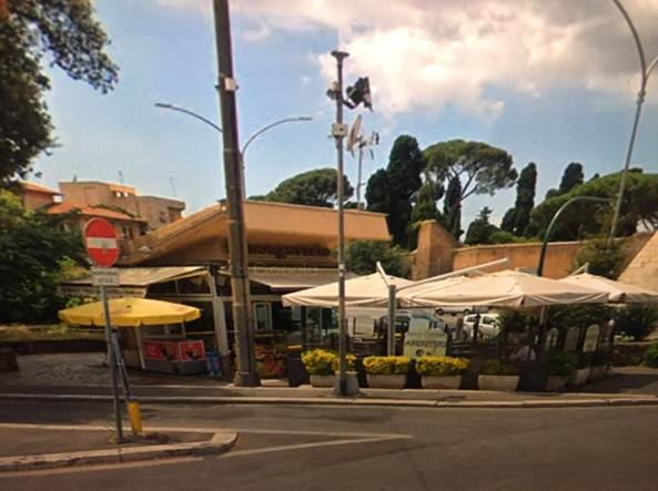 Roma, il Tar salva il chiosco storico «Il Buongustaio» a Piramide